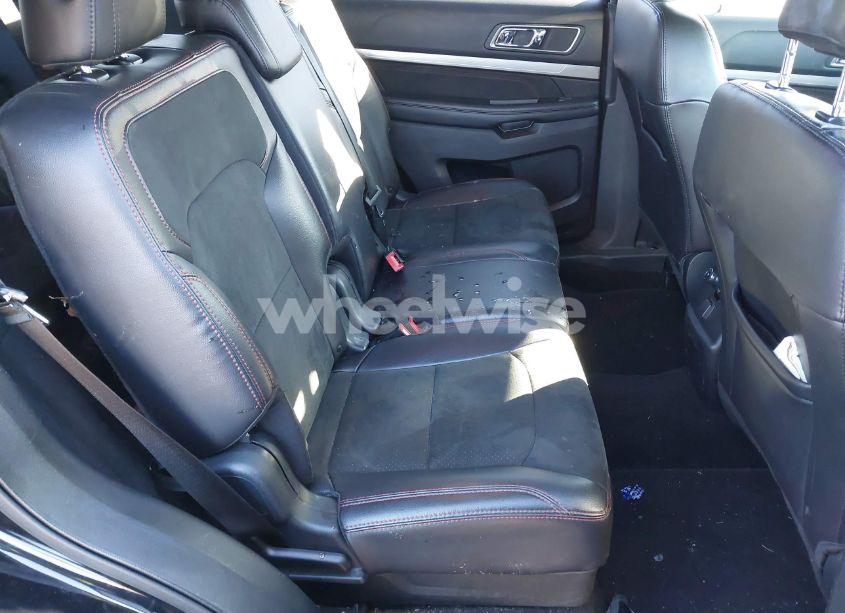 Photo 8 of 2019 Ford Explorer XLT (VIN 1FM5K8D89KGB33568)