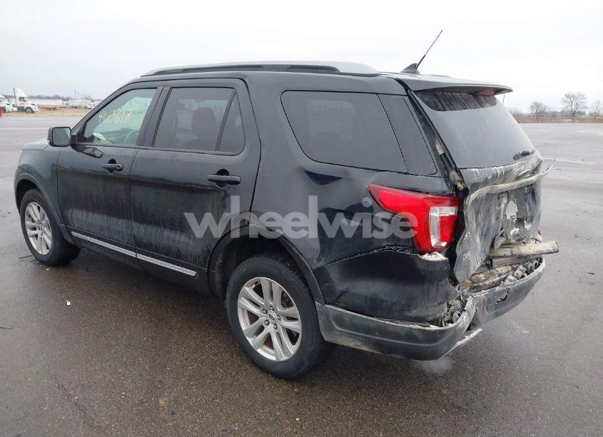 Photo 3 of 2019 Ford Explorer XLT (VIN 1FM5K8D89KGB49110)