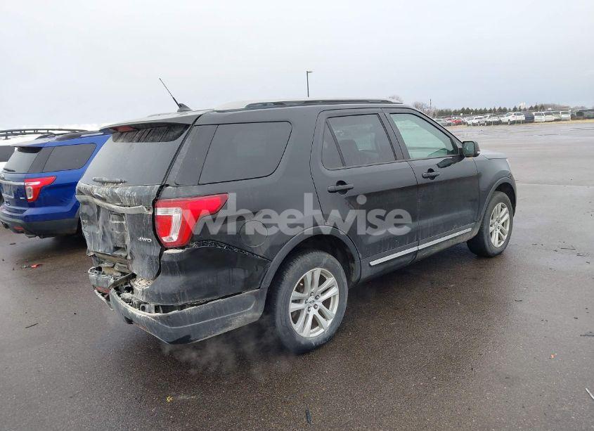Photo 4 of 2019 Ford Explorer XLT (VIN 1FM5K8D89KGB49110)