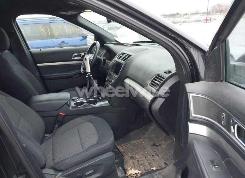 Photo 5 of 2019 Ford Explorer XLT (VIN 1FM5K8D89KGB49110)