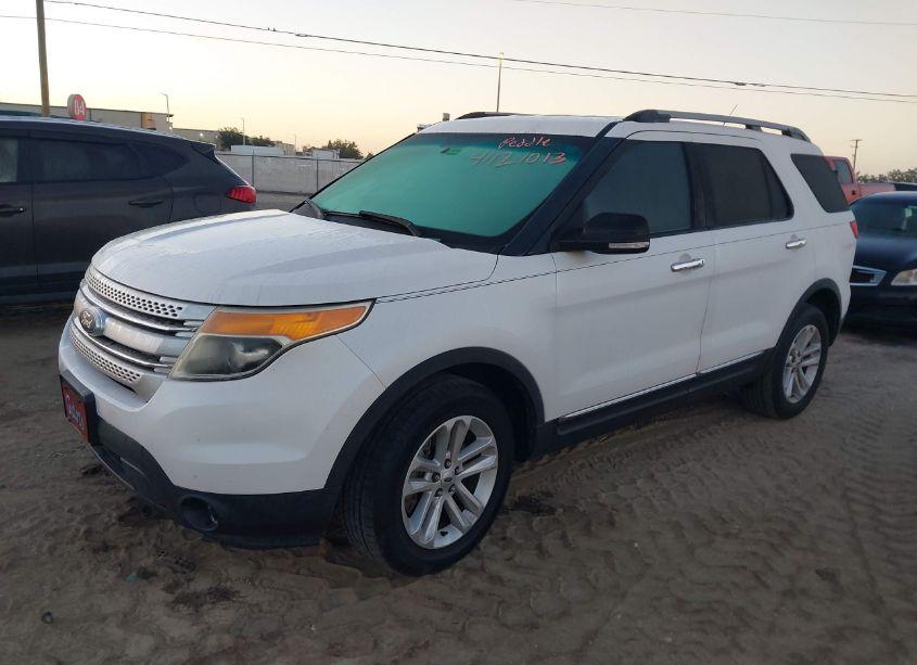 Photo 2 of 2013 Ford Explorer XLT (VIN 1FM5K8D8XDGB97444)