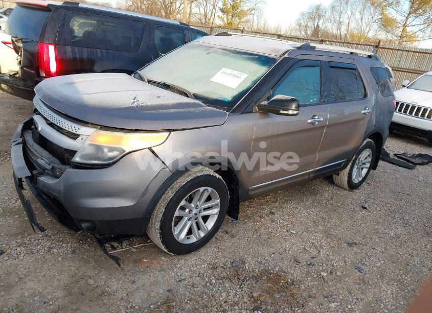 Photo 2 of 2013 Ford Explorer XLT (VIN 1FM5K8D8XDGC81828)