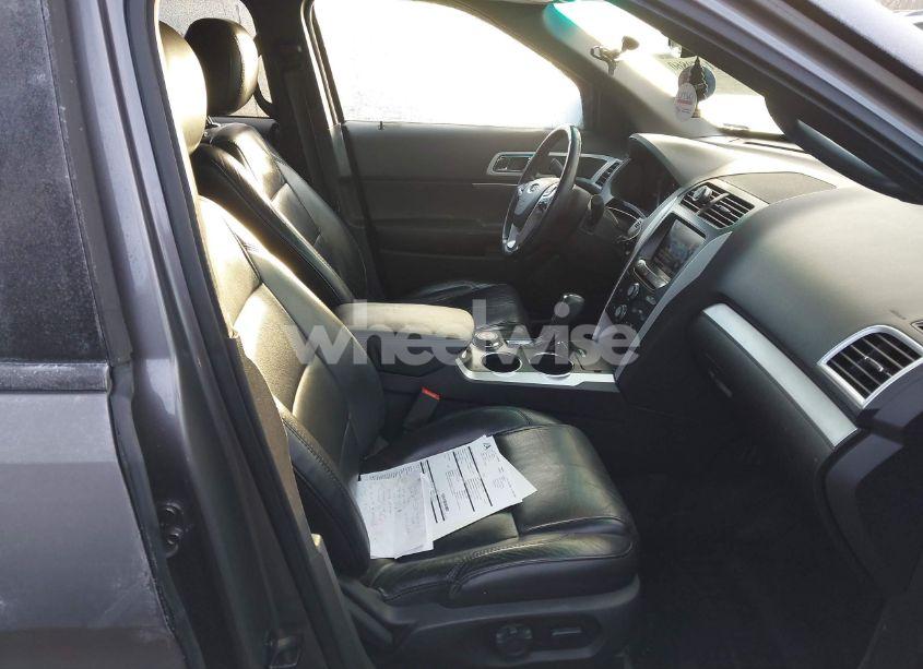 Photo 5 of 2013 Ford Explorer XLT (VIN 1FM5K8D8XDGC81828)