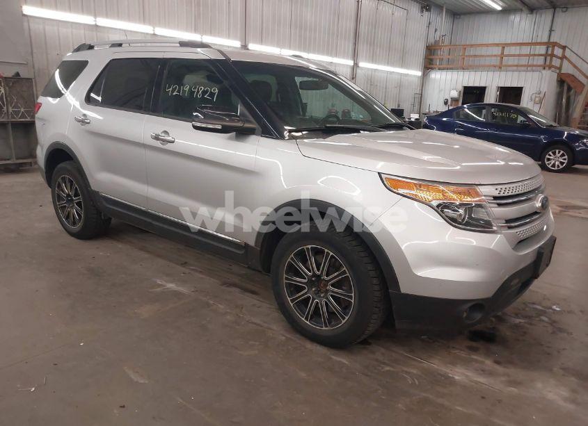2014 Ford Explorer XLT (VIN 1FM5K8D8XEGA15680) main photo