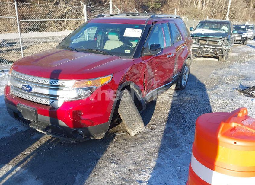 Photo 2 of 2014 Ford Explorer XLT (VIN 1FM5K8D8XEGB23538)