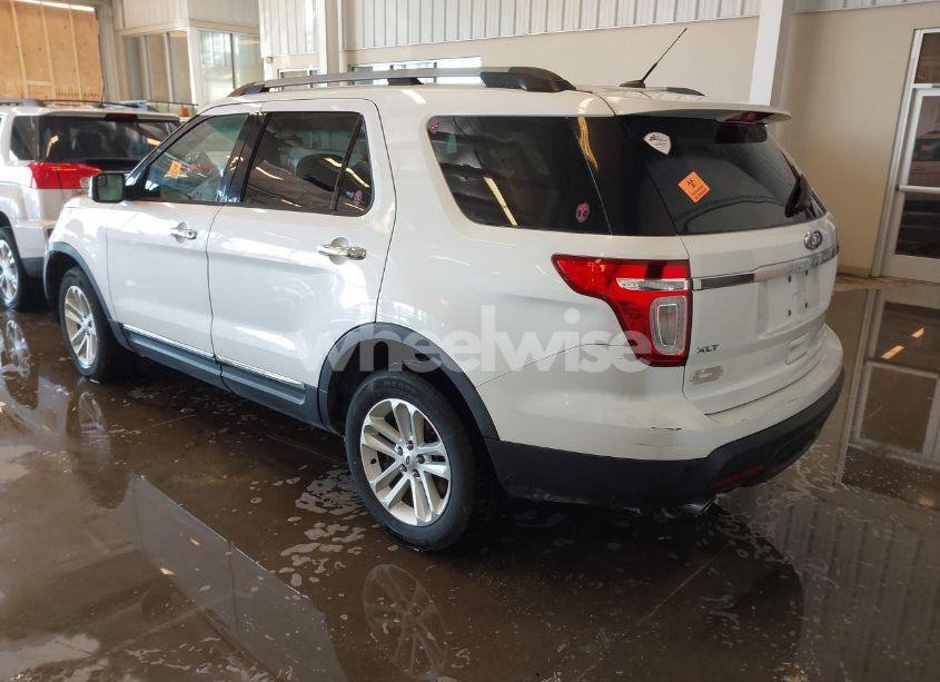 Photo 3 of 2014 Ford Explorer XLT (VIN 1FM5K8D8XEGB25113)