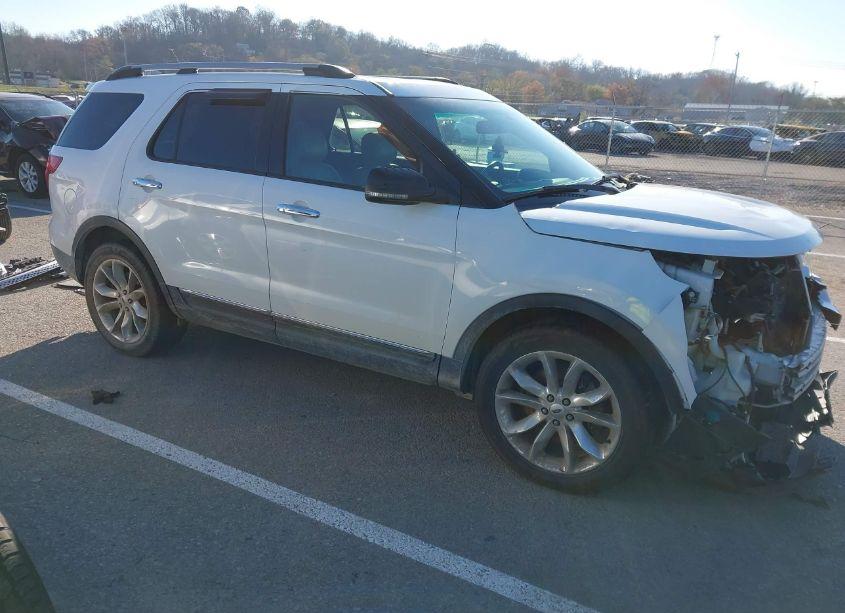 2014 Ford Explorer XLT (VIN 1FM5K8D8XEGC21811) main photo