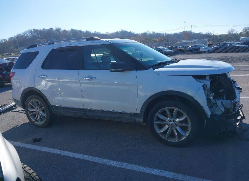 Photo 14 of 2014 Ford Explorer XLT (VIN 1FM5K8D8XEGC21811)