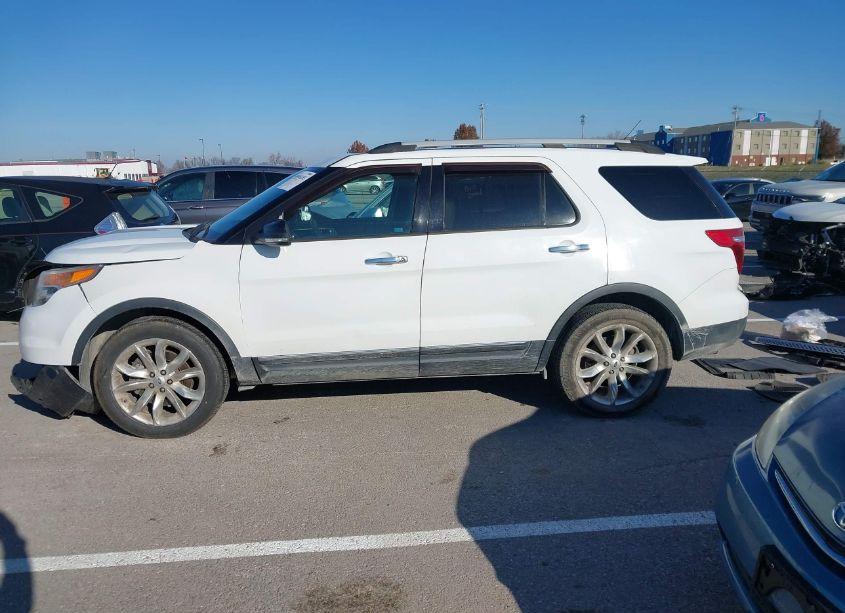 Photo 15 of 2014 Ford Explorer XLT (VIN 1FM5K8D8XEGC21811)