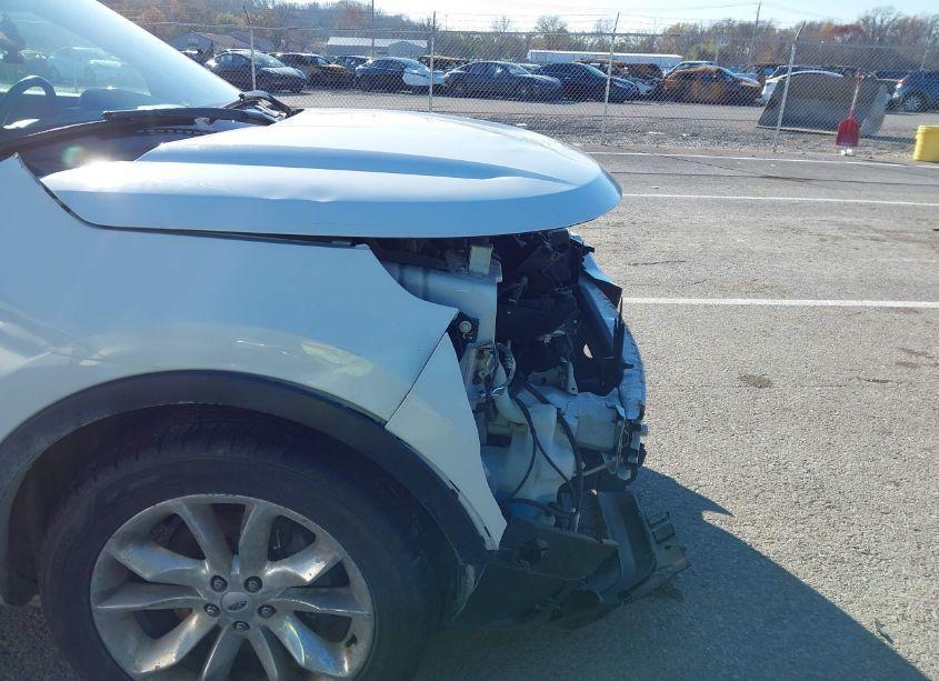 Photo 18 of 2014 Ford Explorer XLT (VIN 1FM5K8D8XEGC21811)