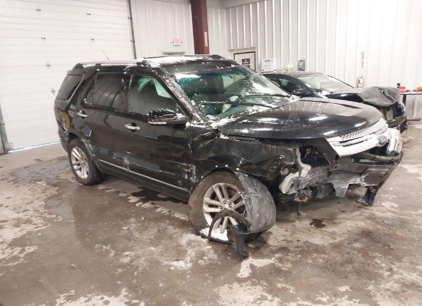 2015 Ford Explorer XLT (VIN 1FM5K8D8XFGB88228) main photo