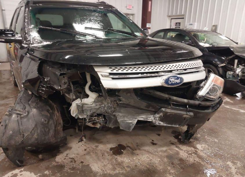 Photo 6 of 2015 Ford Explorer XLT (VIN 1FM5K8D8XFGB88228)