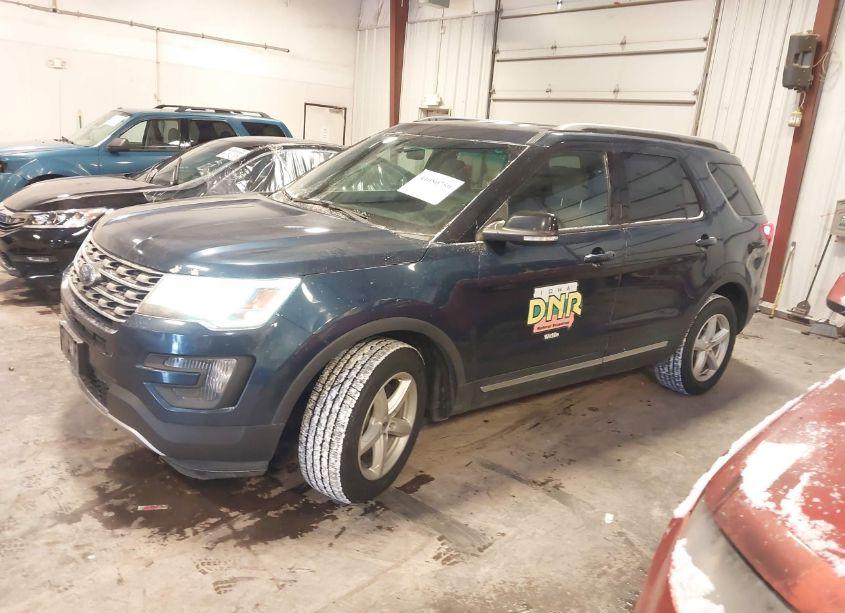 Photo 2 of 2016 Ford Explorer XLT (VIN 1FM5K8D8XGGA01619)