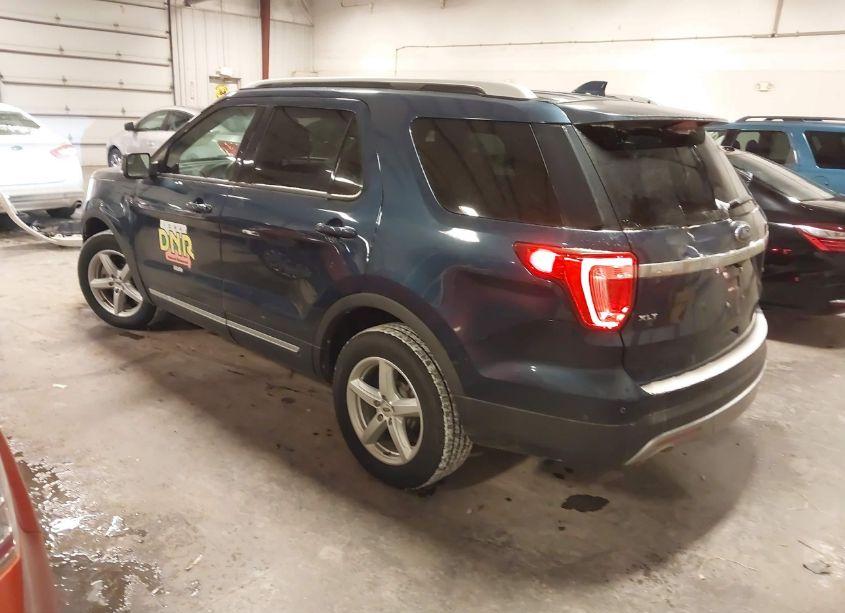 Photo 3 of 2016 Ford Explorer XLT (VIN 1FM5K8D8XGGA01619)