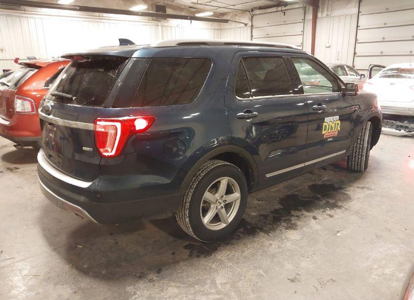Photo 4 of 2016 Ford Explorer XLT (VIN 1FM5K8D8XGGA01619)