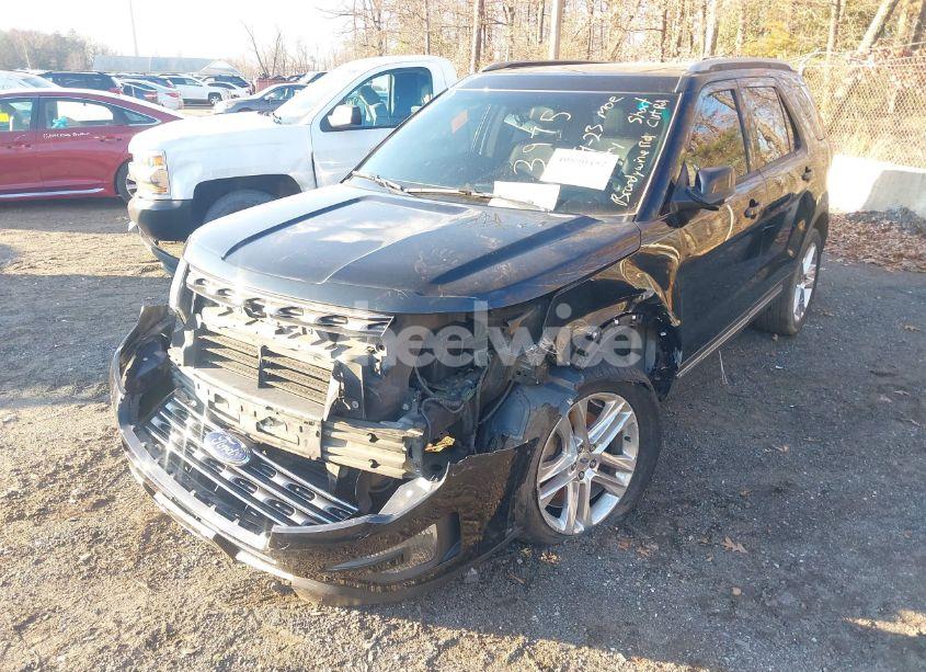 Photo 2 of 2016 Ford Explorer XLT (VIN 1FM5K8D8XGGA23975)