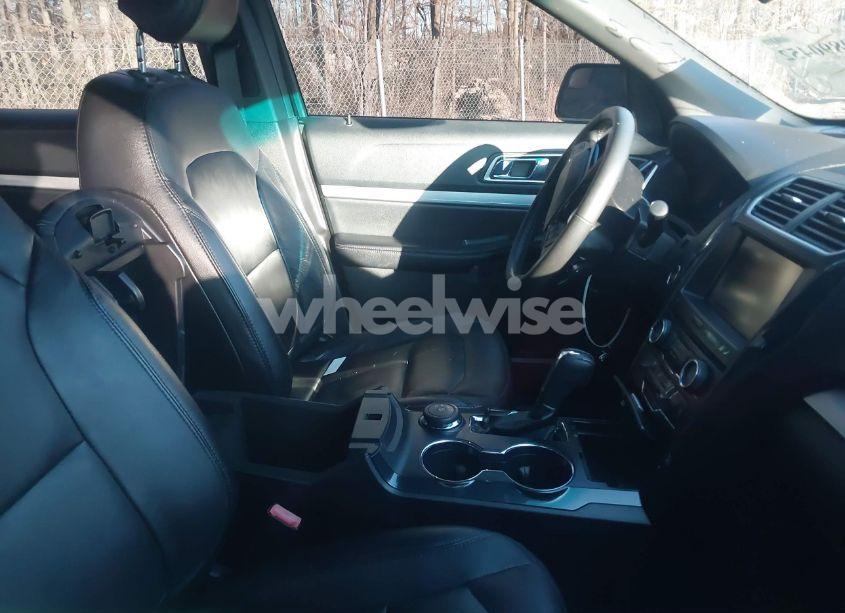 Photo 5 of 2016 Ford Explorer XLT (VIN 1FM5K8D8XGGA23975)