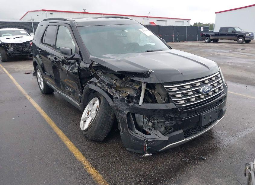 2016 Ford Explorer XLT (VIN 1FM5K8D8XGGA98952) main photo