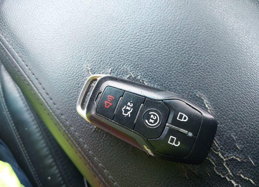 Photo 11 of 2016 Ford Explorer XLT (VIN 1FM5K8D8XGGA98952)