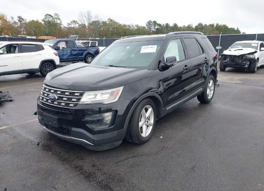 Photo 2 of 2016 Ford Explorer XLT (VIN 1FM5K8D8XGGA98952)