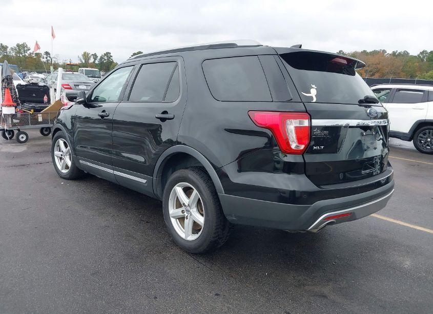 Photo 3 of 2016 Ford Explorer XLT (VIN 1FM5K8D8XGGA98952)