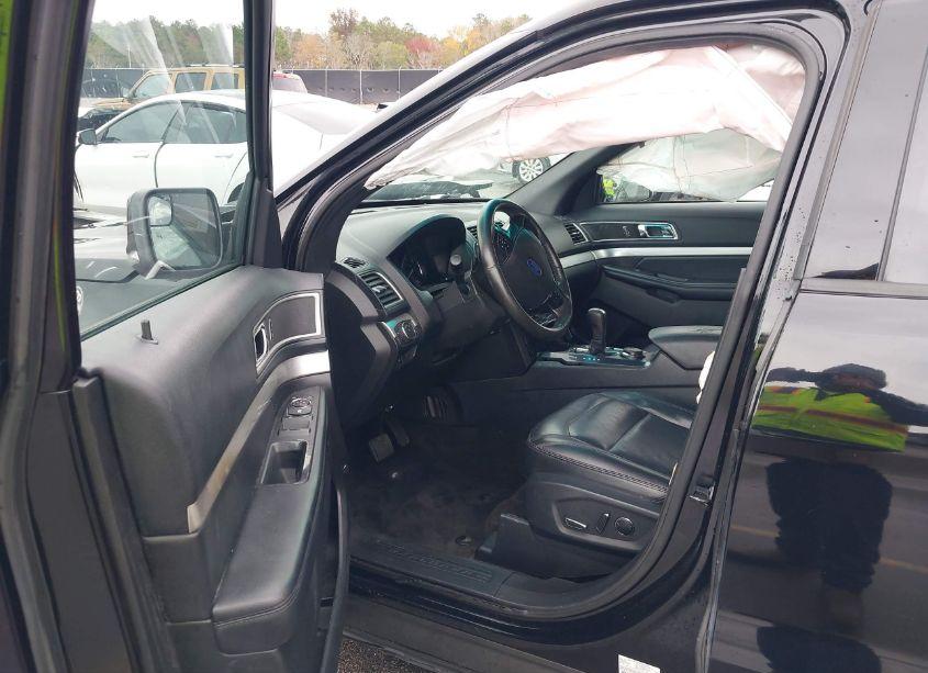 Photo 5 of 2016 Ford Explorer XLT (VIN 1FM5K8D8XGGA98952)