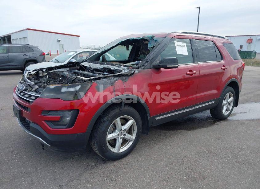 Photo 2 of 2016 Ford Explorer XLT (VIN 1FM5K8D8XGGB26782)