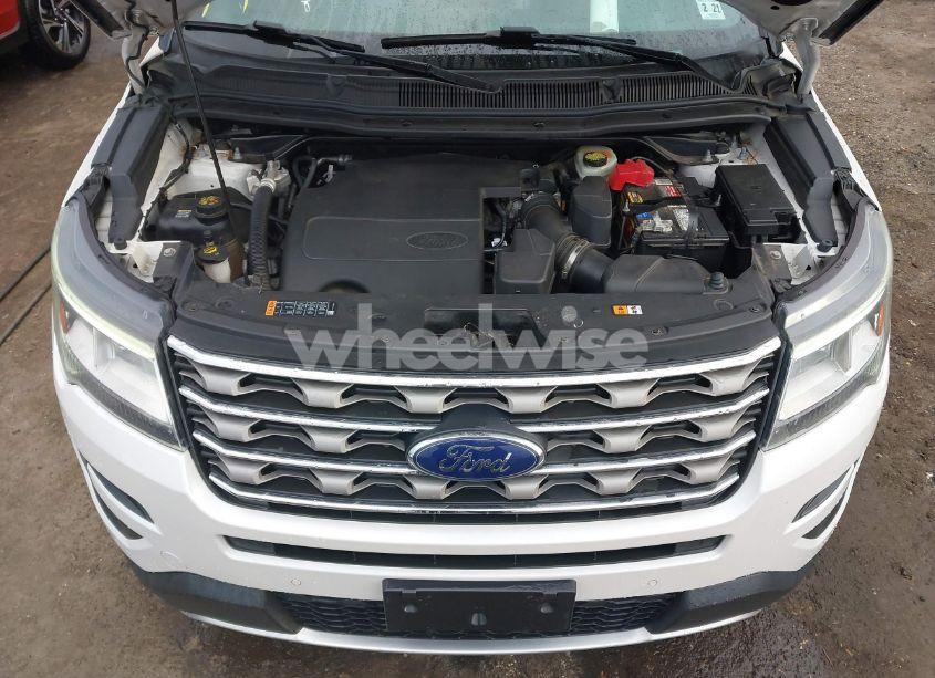 Photo 10 of 2016 Ford Explorer XLT (VIN 1FM5K8D8XGGC00265)
