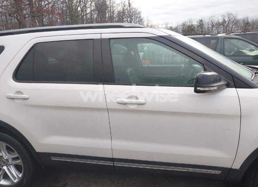 Photo 13 of 2016 Ford Explorer XLT (VIN 1FM5K8D8XGGC00265)