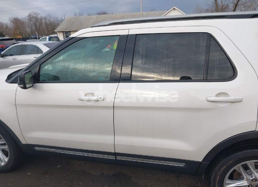 Photo 14 of 2016 Ford Explorer XLT (VIN 1FM5K8D8XGGC00265)