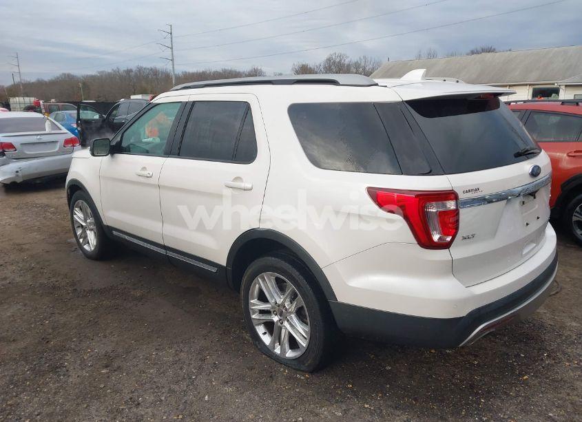 Photo 3 of 2016 Ford Explorer XLT (VIN 1FM5K8D8XGGC00265)