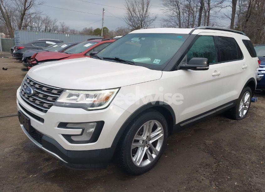 Photo 6 of 2016 Ford Explorer XLT (VIN 1FM5K8D8XGGC00265)