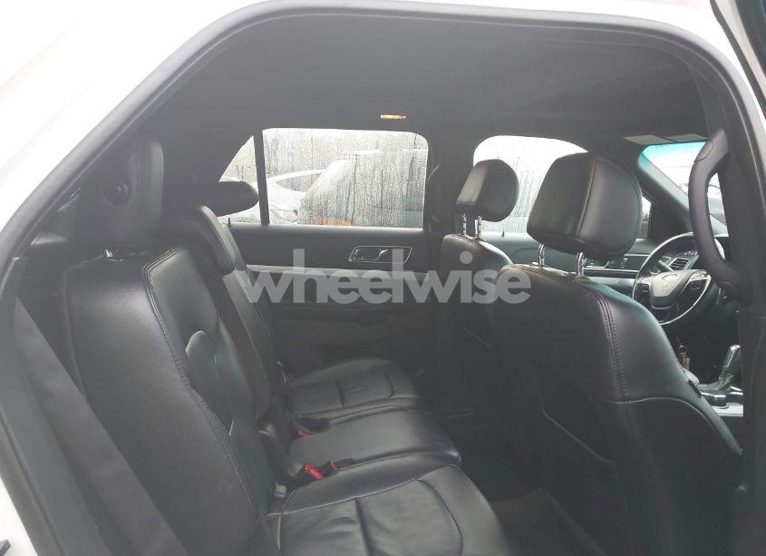 Photo 8 of 2016 Ford Explorer XLT (VIN 1FM5K8D8XGGC00265)