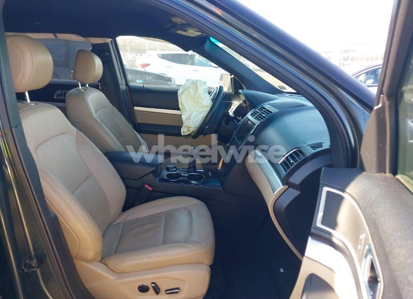 Photo 5 of 2016 Ford Explorer XLT (VIN 1FM5K8D8XGGC82630)