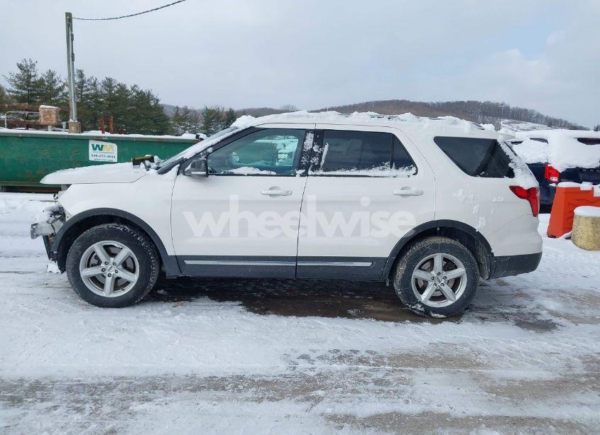 Photo 15 of 2017 Ford Explorer XLT (VIN 1FM5K8D8XHGA65709)