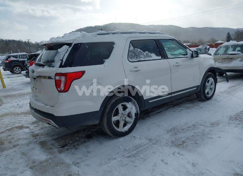 Photo 4 of 2017 Ford Explorer XLT (VIN 1FM5K8D8XHGA65709)