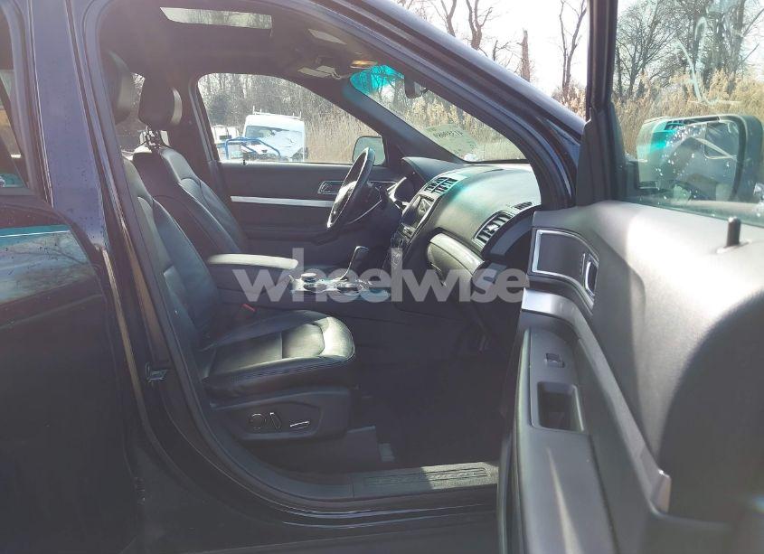 Photo 5 of 2017 Ford Explorer XLT (VIN 1FM5K8D8XHGA72580)