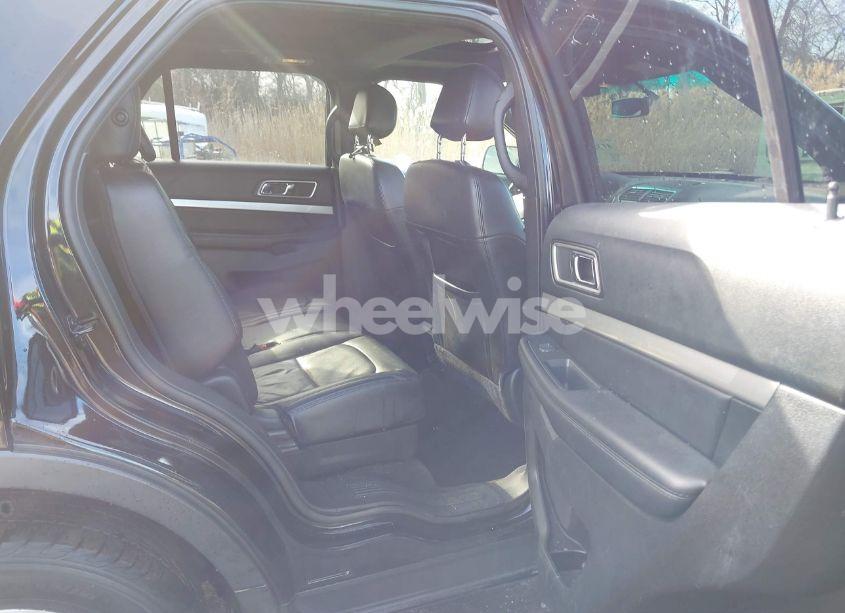 Photo 8 of 2017 Ford Explorer XLT (VIN 1FM5K8D8XHGA72580)