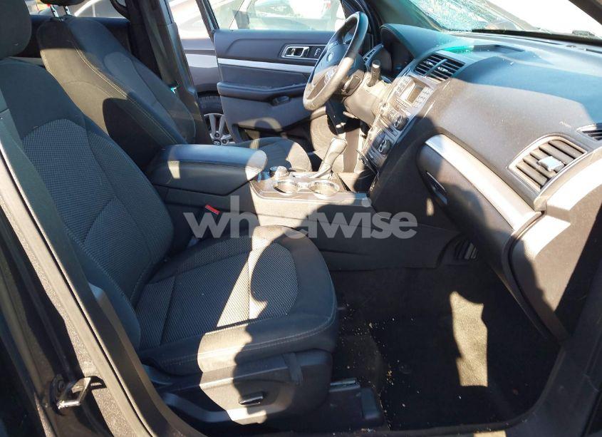 Photo 5 of 2017 Ford Explorer XLT (VIN 1FM5K8D8XHGA85281)