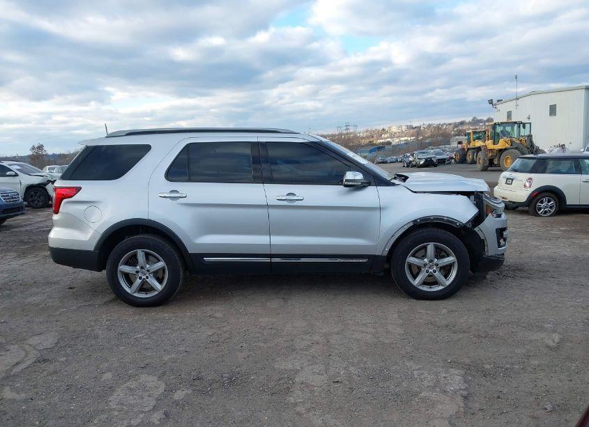 Photo 13 of 2017 Ford Explorer XLT (VIN 1FM5K8D8XHGA92389)