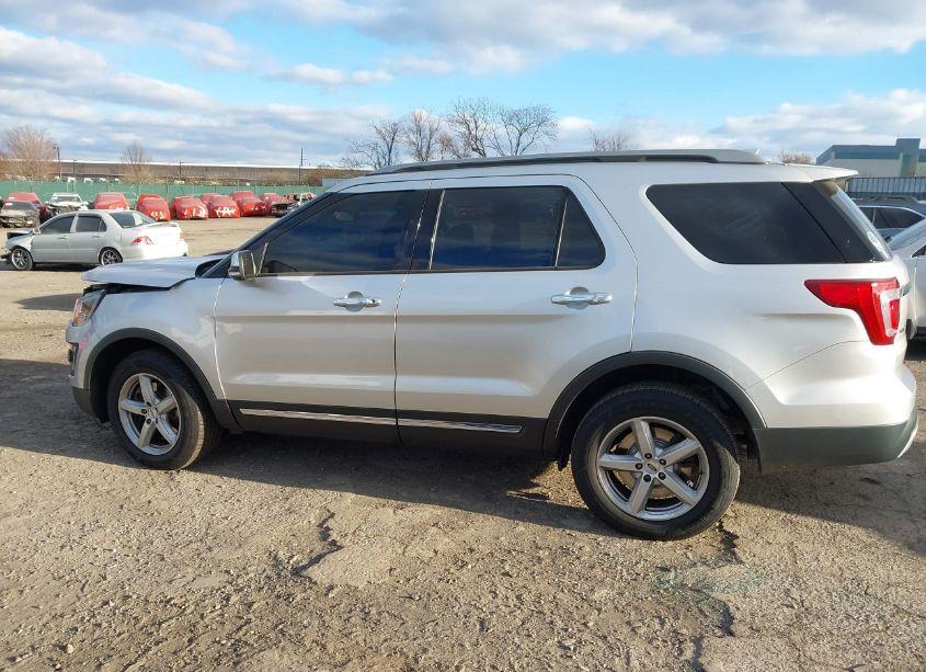 Photo 14 of 2017 Ford Explorer XLT (VIN 1FM5K8D8XHGA92389)