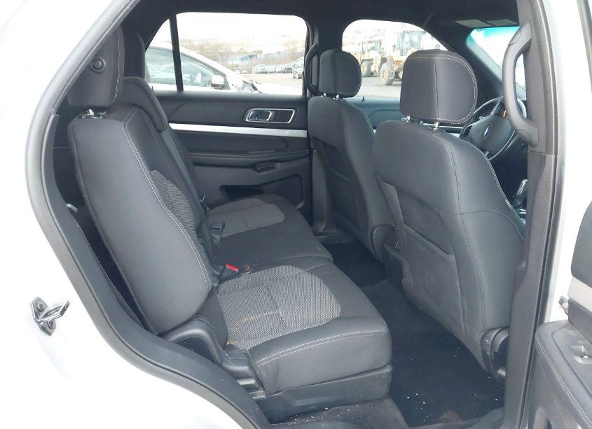 Photo 8 of 2017 Ford Explorer XLT (VIN 1FM5K8D8XHGA92389)