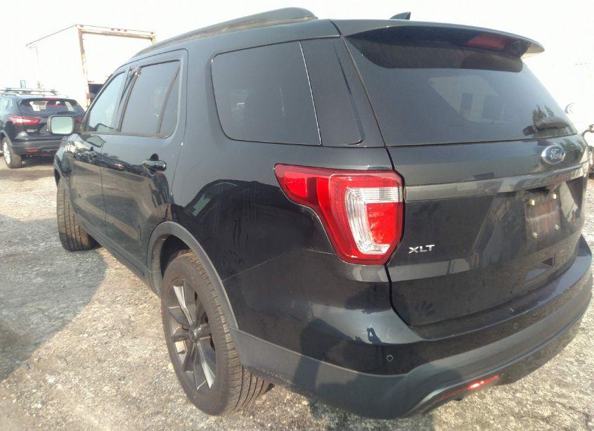 Photo 3 of 2017 Ford Explorer XLT (VIN 1FM5K8D8XHGB16299)