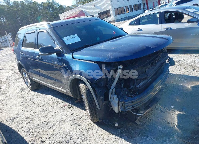 2017 Ford Explorer XLT (VIN 1FM5K8D8XHGB16366) main photo