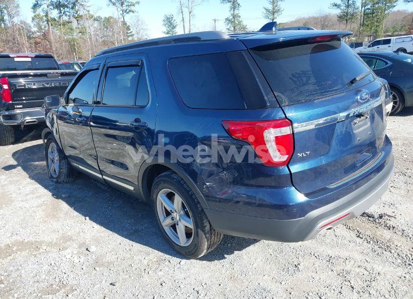 Photo 3 of 2017 Ford Explorer XLT (VIN 1FM5K8D8XHGB16366)