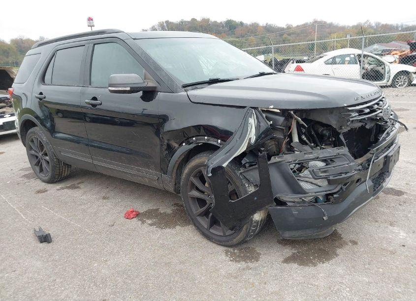 2017 Ford Explorer XLT (VIN 1FM5K8D8XHGC21098) main photo