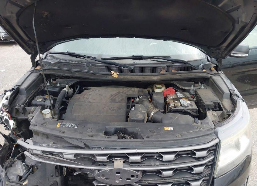 Photo 10 of 2017 Ford Explorer XLT (VIN 1FM5K8D8XHGC21098)