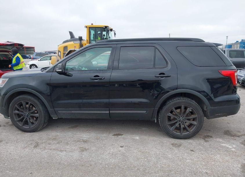 Photo 14 of 2017 Ford Explorer XLT (VIN 1FM5K8D8XHGC21098)
