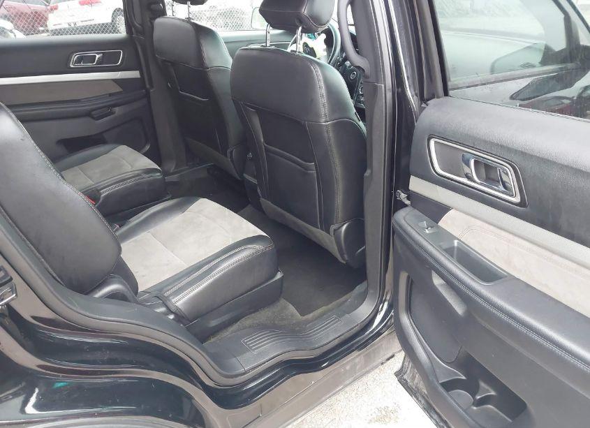 Photo 8 of 2017 Ford Explorer XLT (VIN 1FM5K8D8XHGC21098)