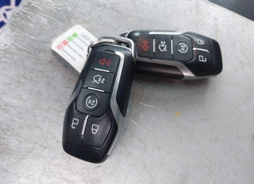 Photo 11 of 2017 Ford Explorer XLT (VIN 1FM5K8D8XHGC53601)